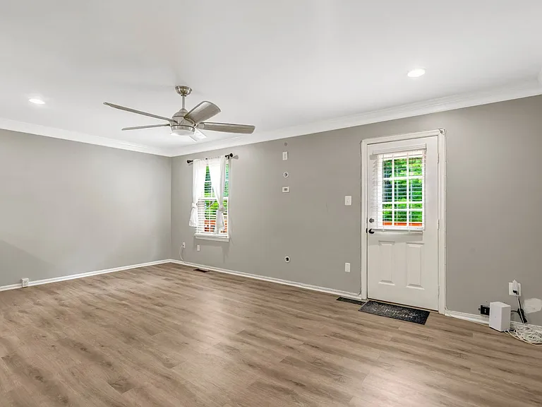 1848 Heather Glen Ct — Photo 14