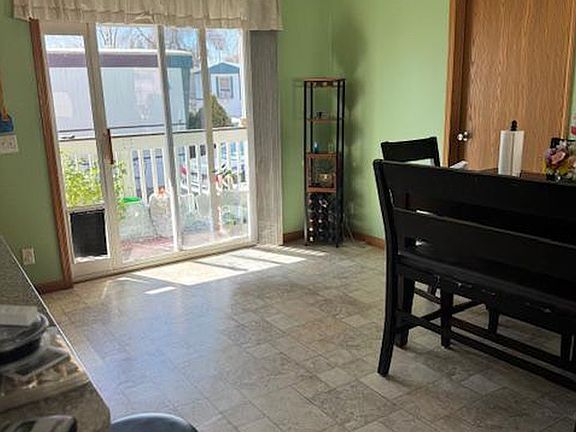 5th image of 212 Skylark Cir