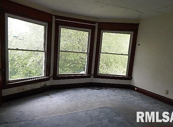 2nd image of 1132 W 9th St