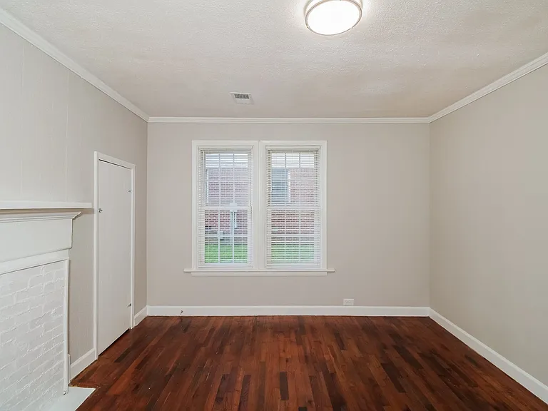 1494795_024_main_bedroom_12931571.jpg