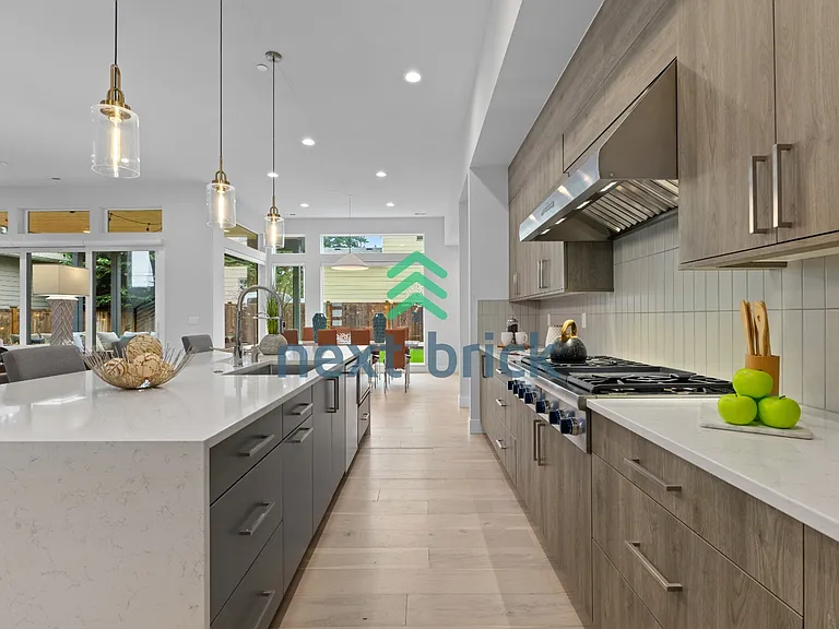 13038 NE 102nd Pl — Photo 5