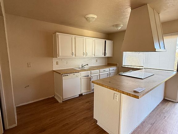 3rd image of 602 Tara Dr