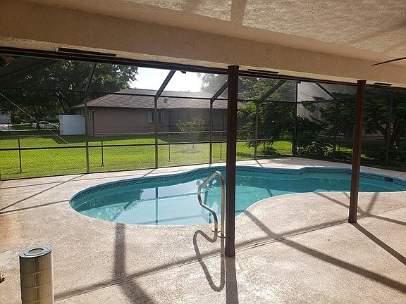 3rd image of 1932 SW Sylvester Ln