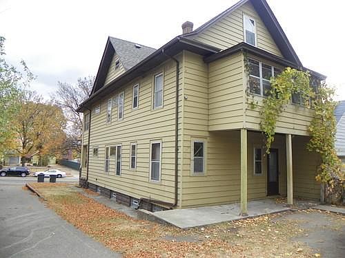 2nd image of 121 Como Ave