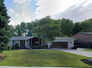8397 S Willow Creek Dr, Sandy, UT 84093