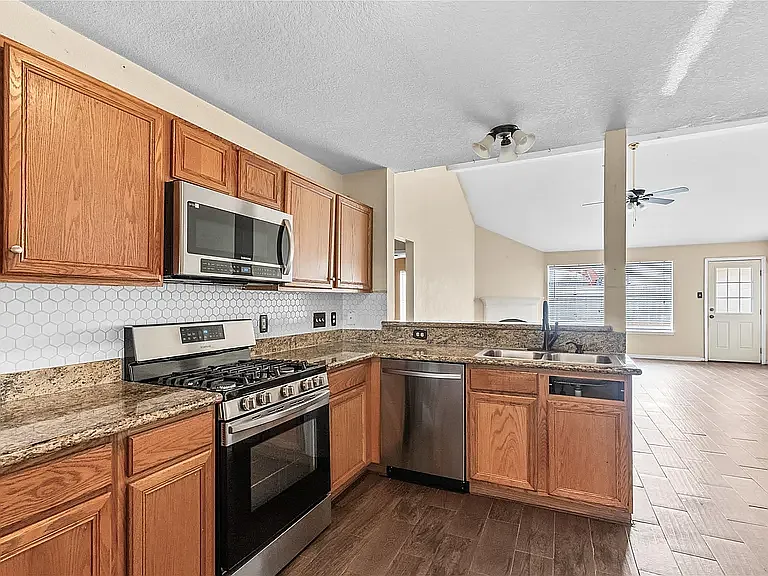 10814 Bradford Way Dr — Photo 4