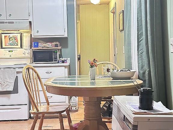 3rd image of 114 Riverwood Way