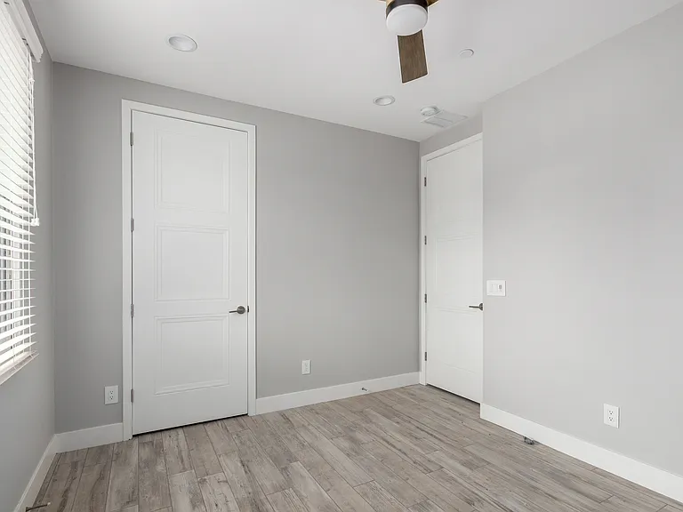 4525 N 40th St #5 — Photo 8