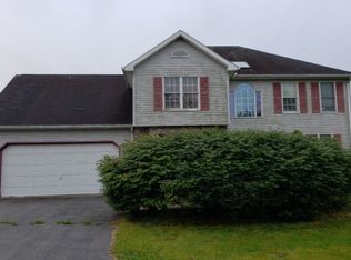 828 Summer Mountain Rd, Bernville, PA 19506