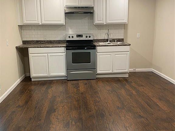 5th image of 1017 E Jessamine St