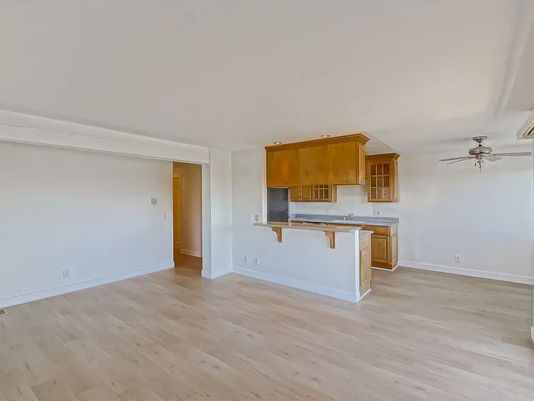 1720 Ardmore Ave #301 — Photo 10
