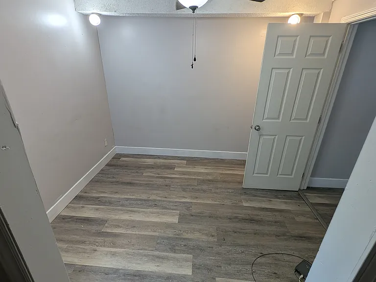 983 Kinsler Ave — Photo 9