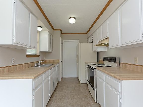 5th image of 1319 Twining Oaks Ln