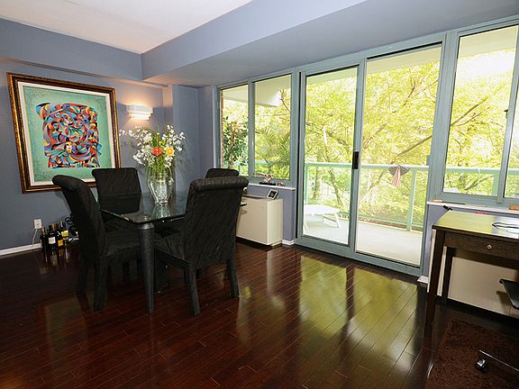 3rd image of 609 W So Orange Ave APT 4U