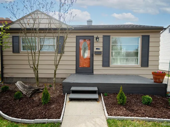 5948 Dudley St, Taylor, MI 48180