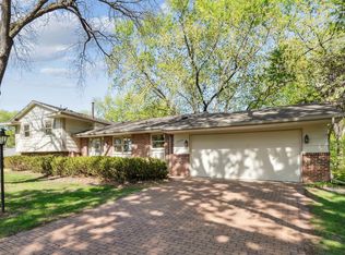 5832 Creek Valley Rd, Edina, MN 55439