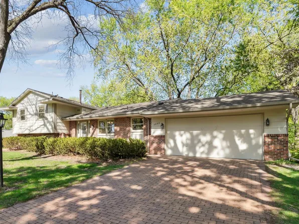 5832 Creek Valley Rd, Edina, MN 55439