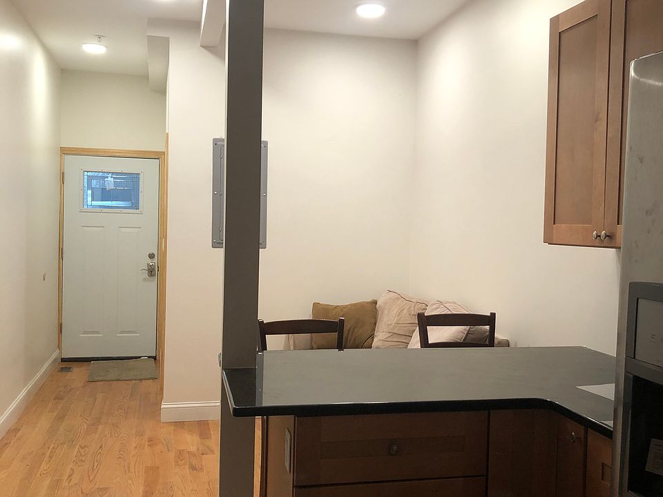 1st image of 20 Winthrop St
