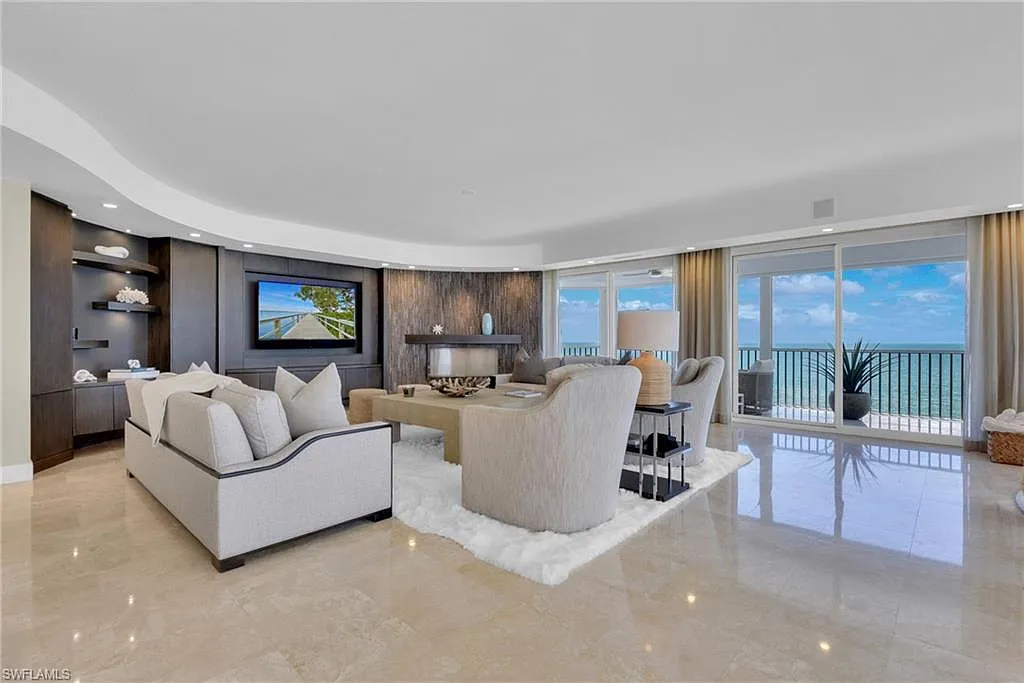 3 bed, 3.5 bath, 3863 sqft, $38,000 — Photo 1