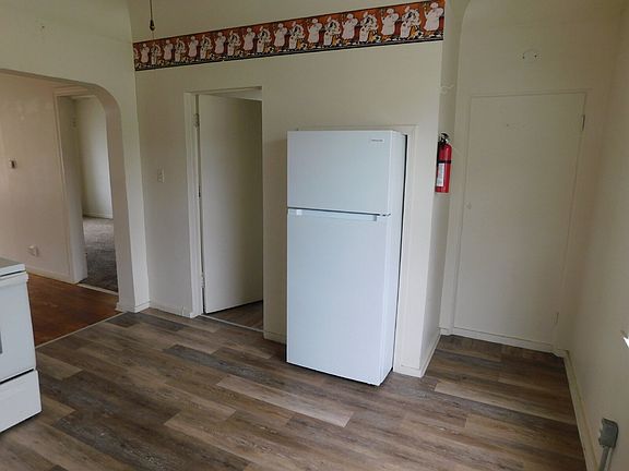 2nd image of 838 Howard St #2