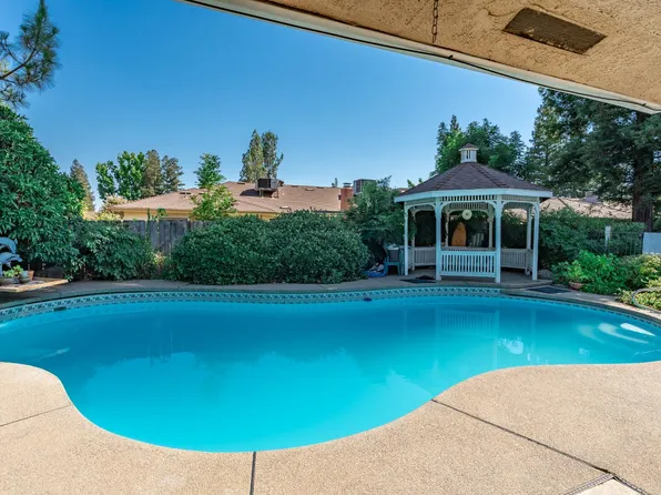 1547 E Fallbrook Ave, Fresno, CA 93720