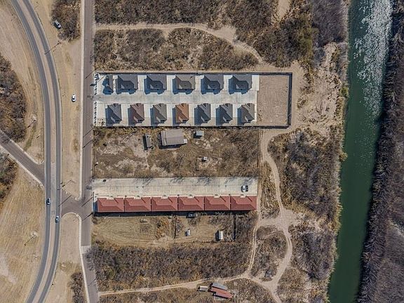 3rd image of 371 Riverside Dr