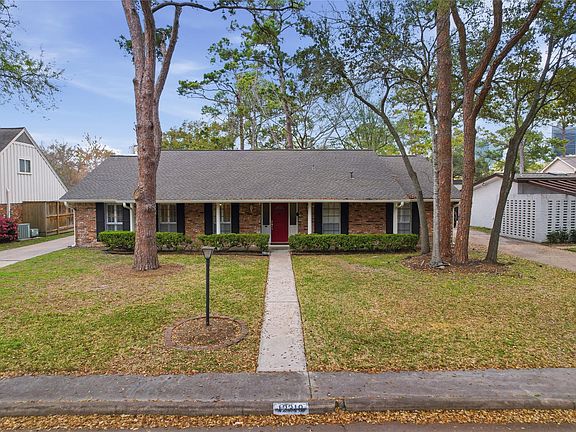 3rd image of 12318 Perthshire Rd