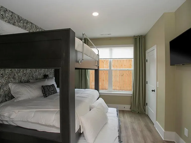 121 Neill Ave #E — Photo 20