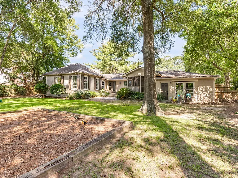 618 Pelzer Dr — Photo 30