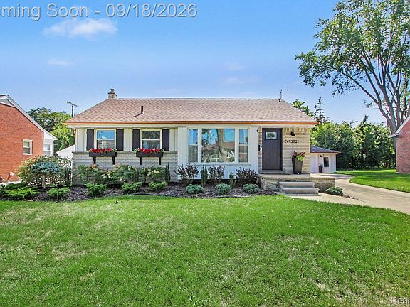 2nd image of 3721 Ravena Ave