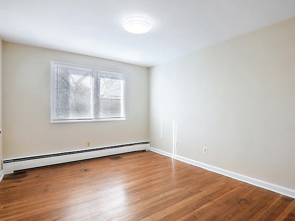 3rd image of 702 Chaney Dr #202