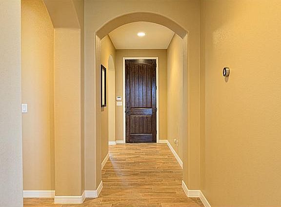 4th image of 756 Colonial Bluff Dr