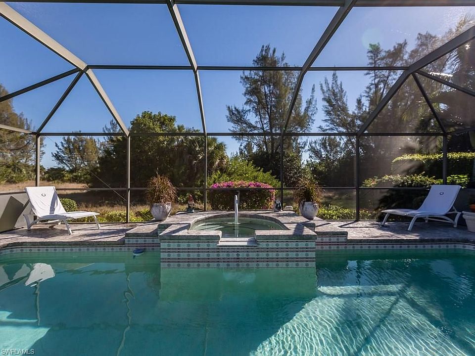 1st image of 585 Somerset Ct