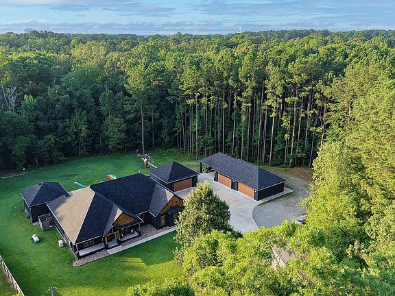 5th image of 18 Stephenson Ln