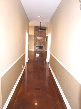 4th image of 1021 River Park