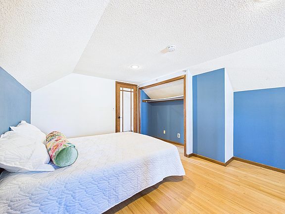 3rd image of 1451 Albemarle St