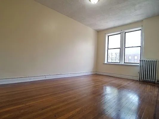 Rented by BRICK & GALO REALTY CORP | media 31