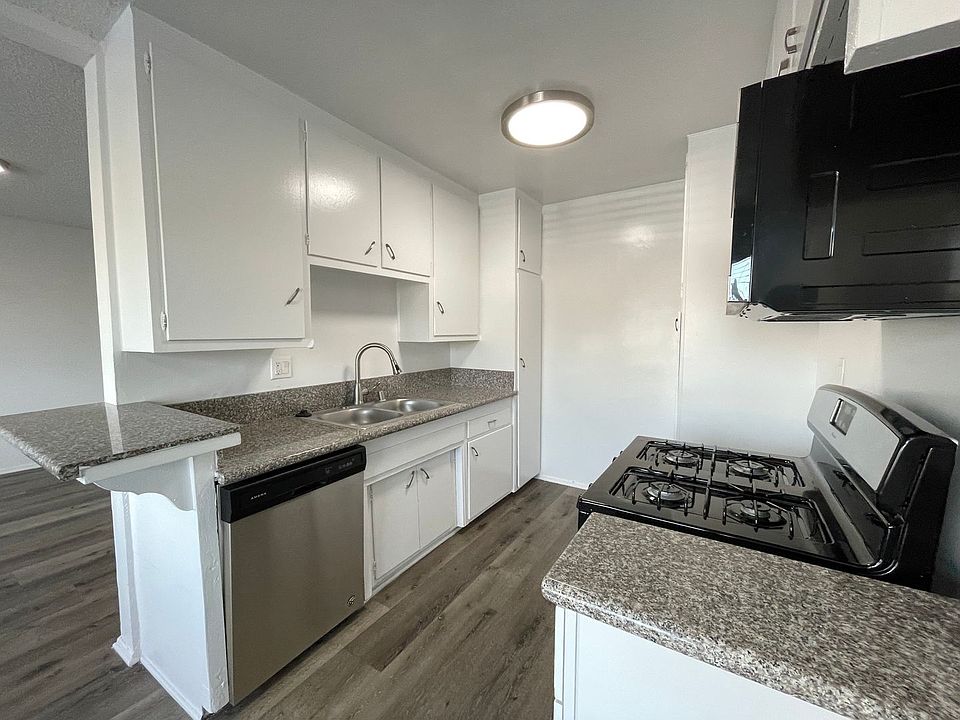 1st image of 5715 Vineland Ave #85-32