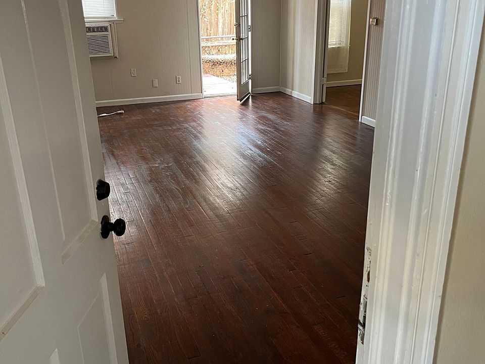 1st image of 102 E Mariposa Dr APT D