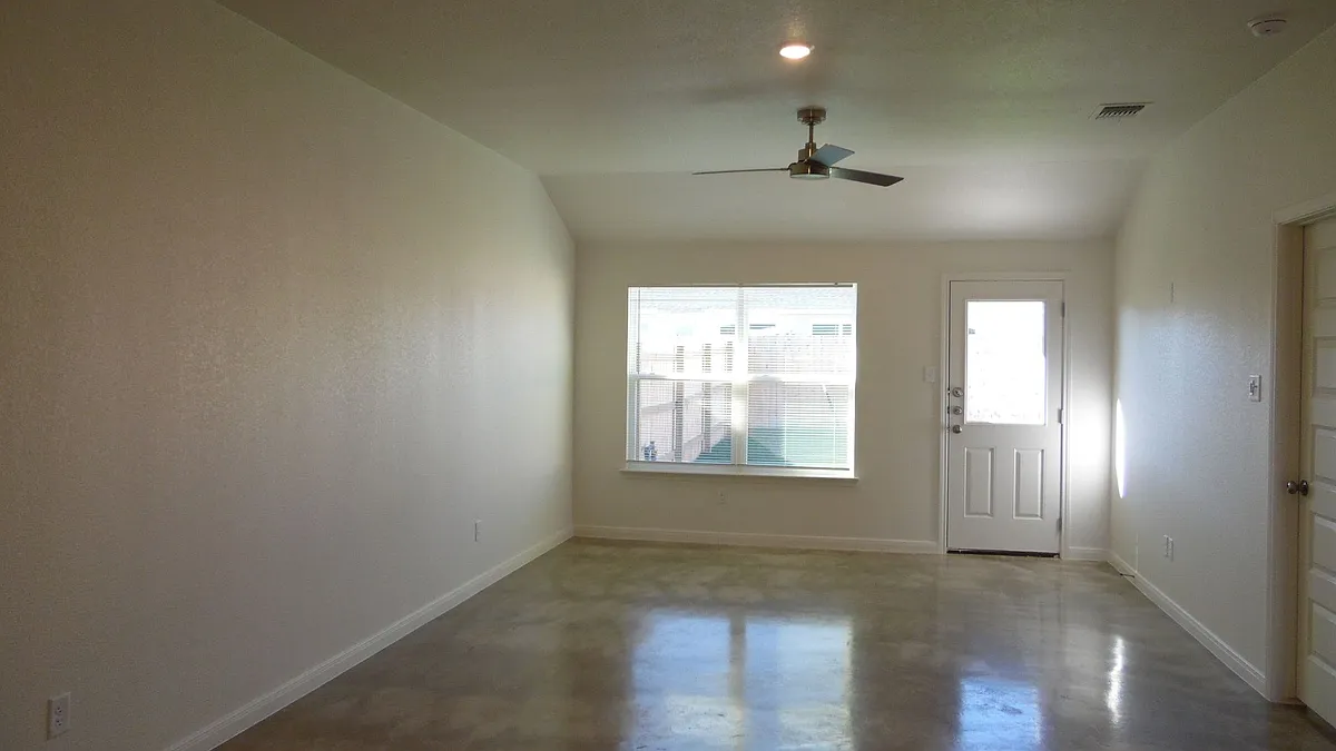 Building Photo - 903 Cherry Laurel Ln