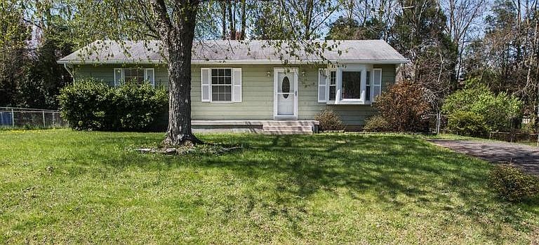 1st image of 112 Oakridge Dr