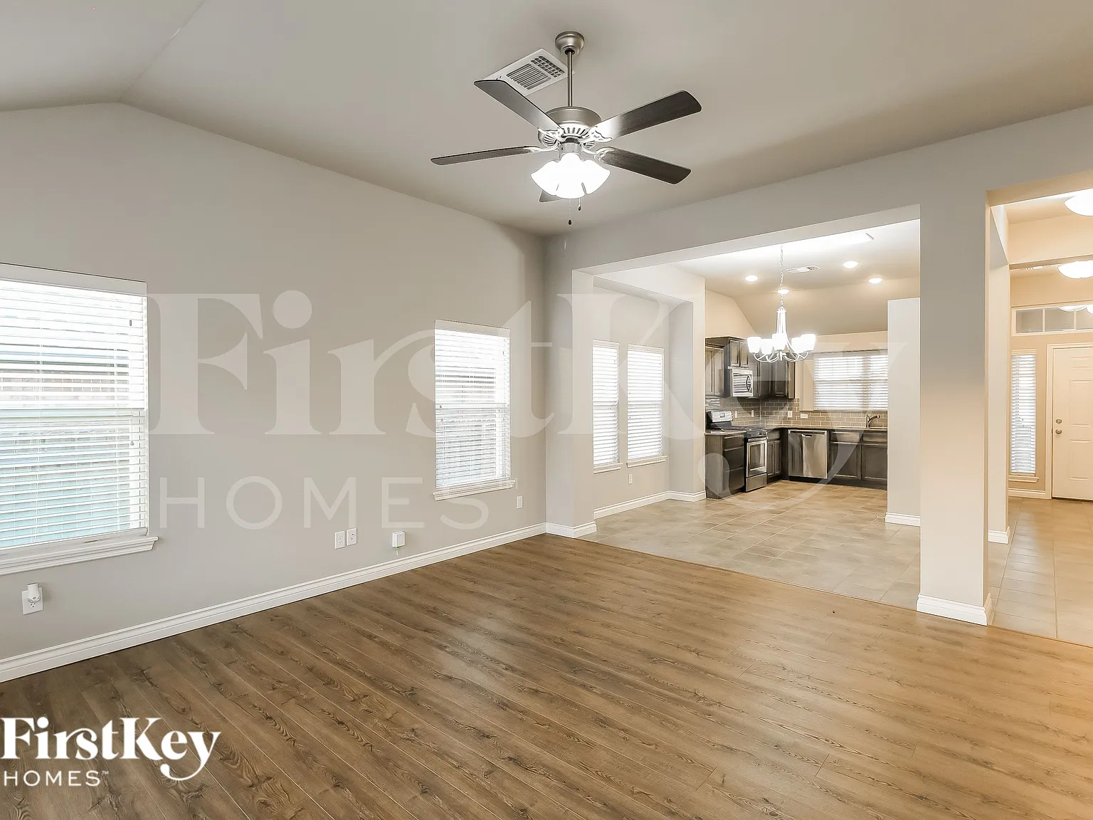 3 bed, 2.0 bath, 1457 sqft, $2,110 — Photo 4