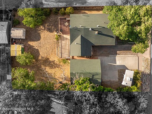 5th image of 629 Whiteriver Ave