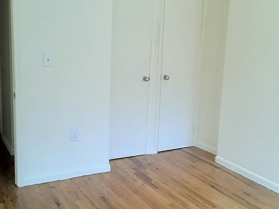 4th image of 868 Jefferson Ave APT 3L