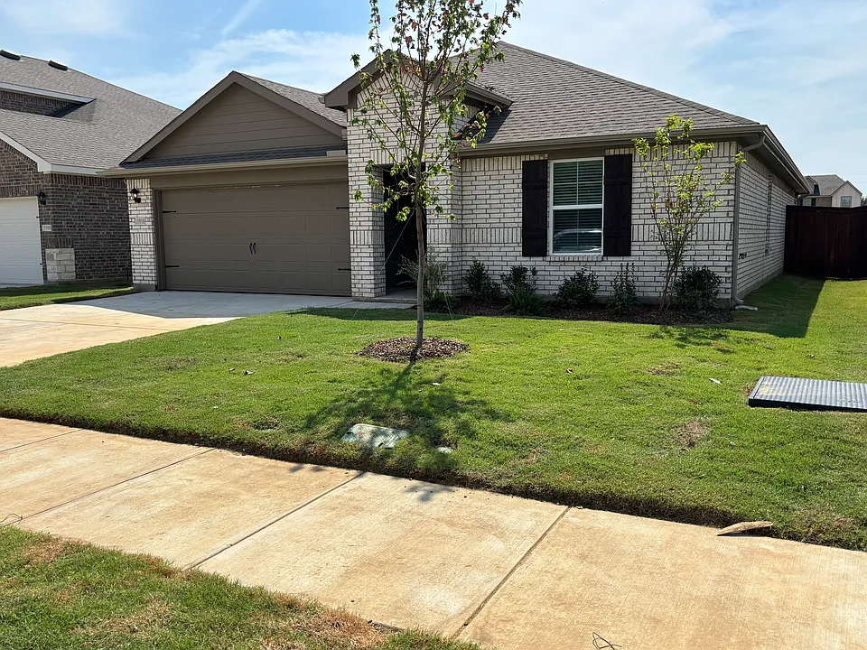 3908 Thistle Dr