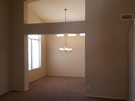 Livingroom looking into dining rm