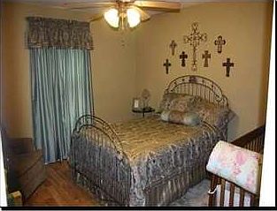 5th image of 752 Apache Dr