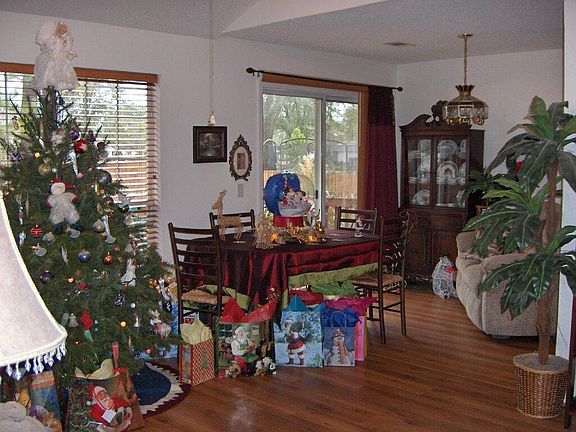 Great room dining area