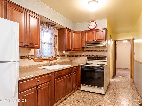 4th image of 1516 Gunderson Ave
