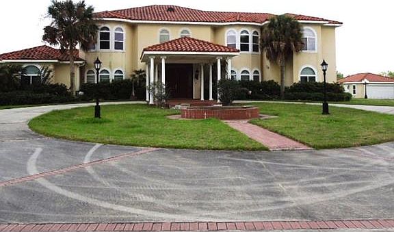 2nd image of 4100 Barataria Blvd